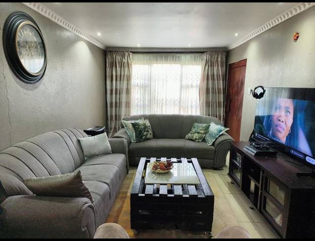 3 BEDROOM HOUSE FOR SALE IN BRAM FISCHERVILLE